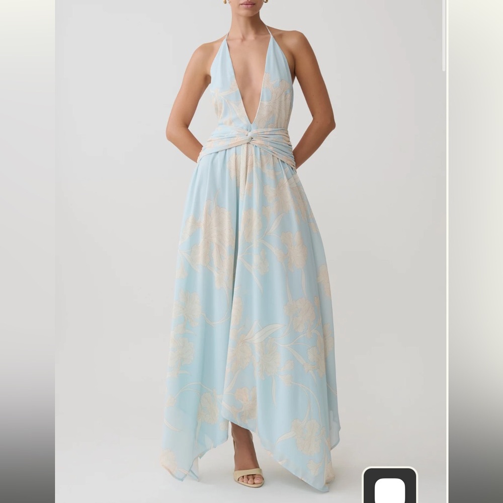 Meshki Cyra
Plunge Chiffon Midi Dress - Blue Floral Print - Picture 3 of 9